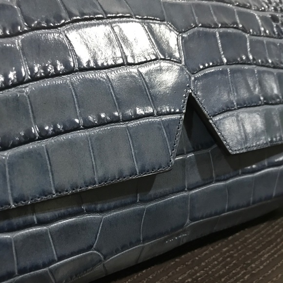💌SOLD 💌VINCE Croc Embossed Clutch 👛 - Picture 2 of 7